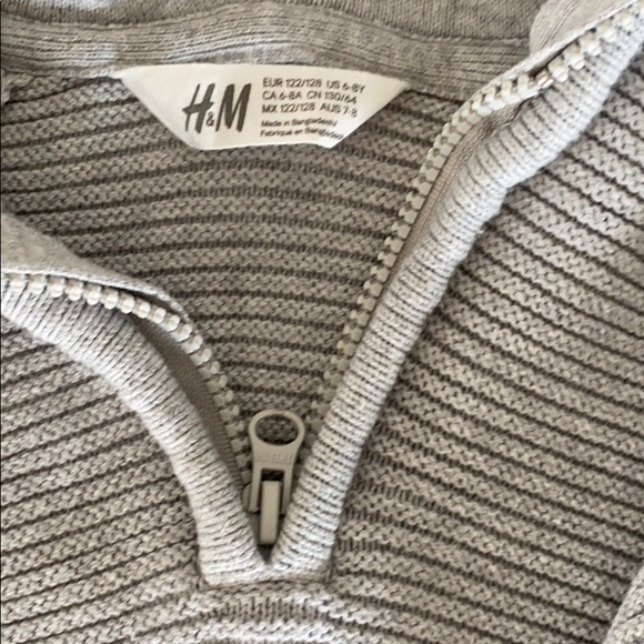 H&M Boys Hooded Pullover Sweater - Picture 3 of 7